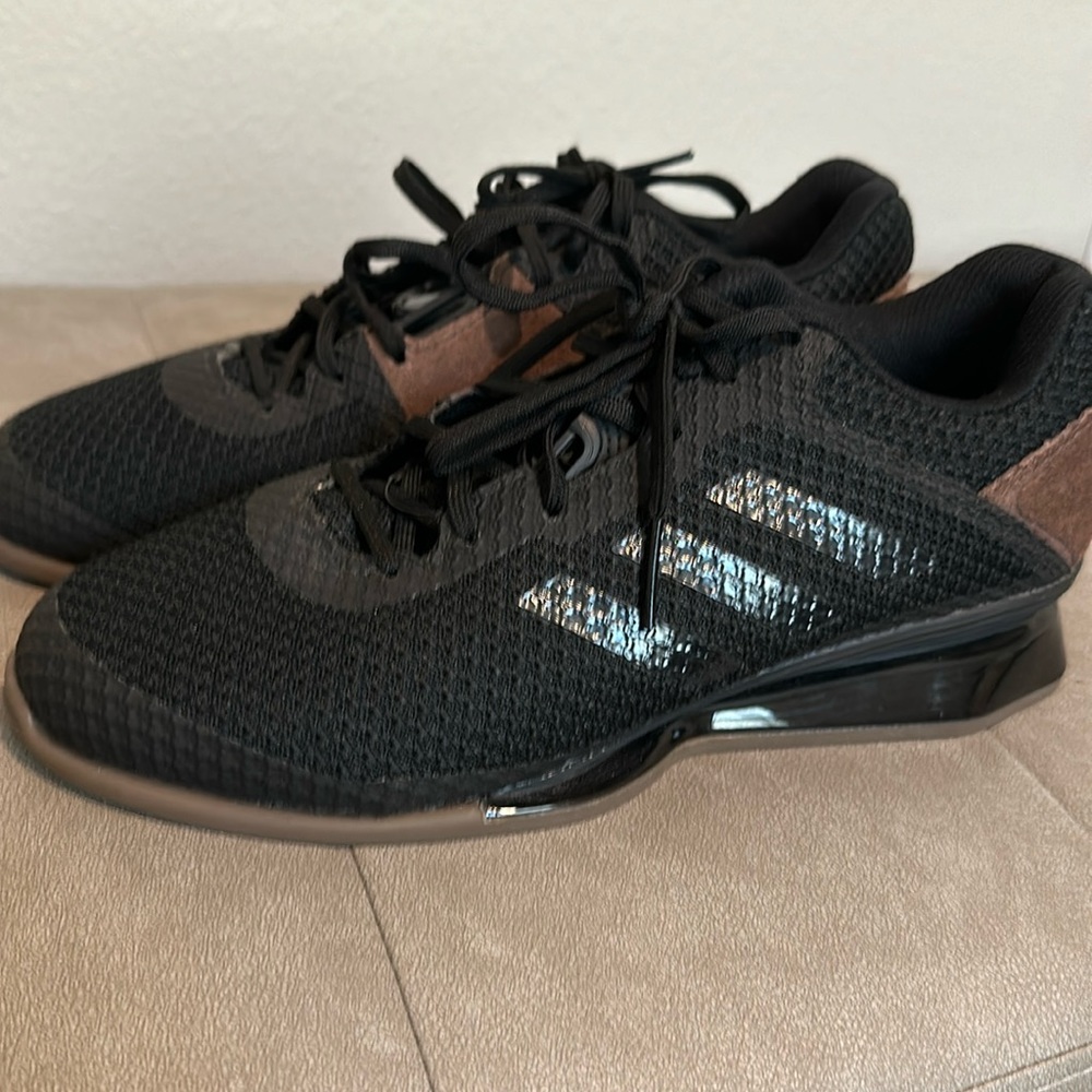 Adidas leistung weightlifting shoes size 8.5